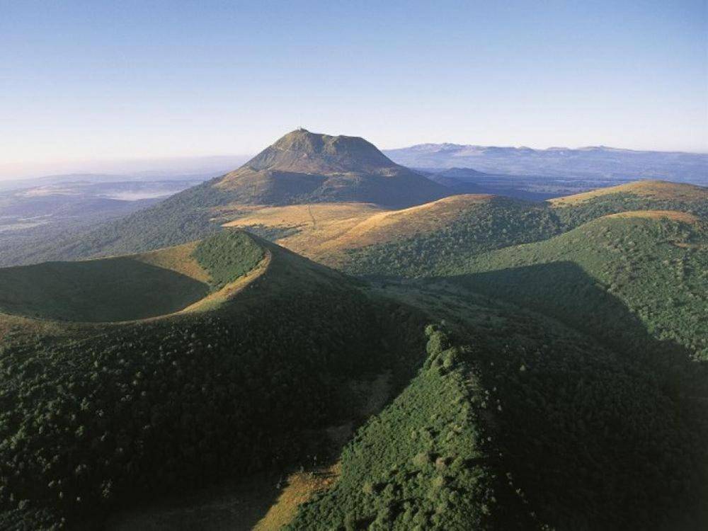 Nid Sous Le Volcan Saint-Sandoux Екстер'єр фото