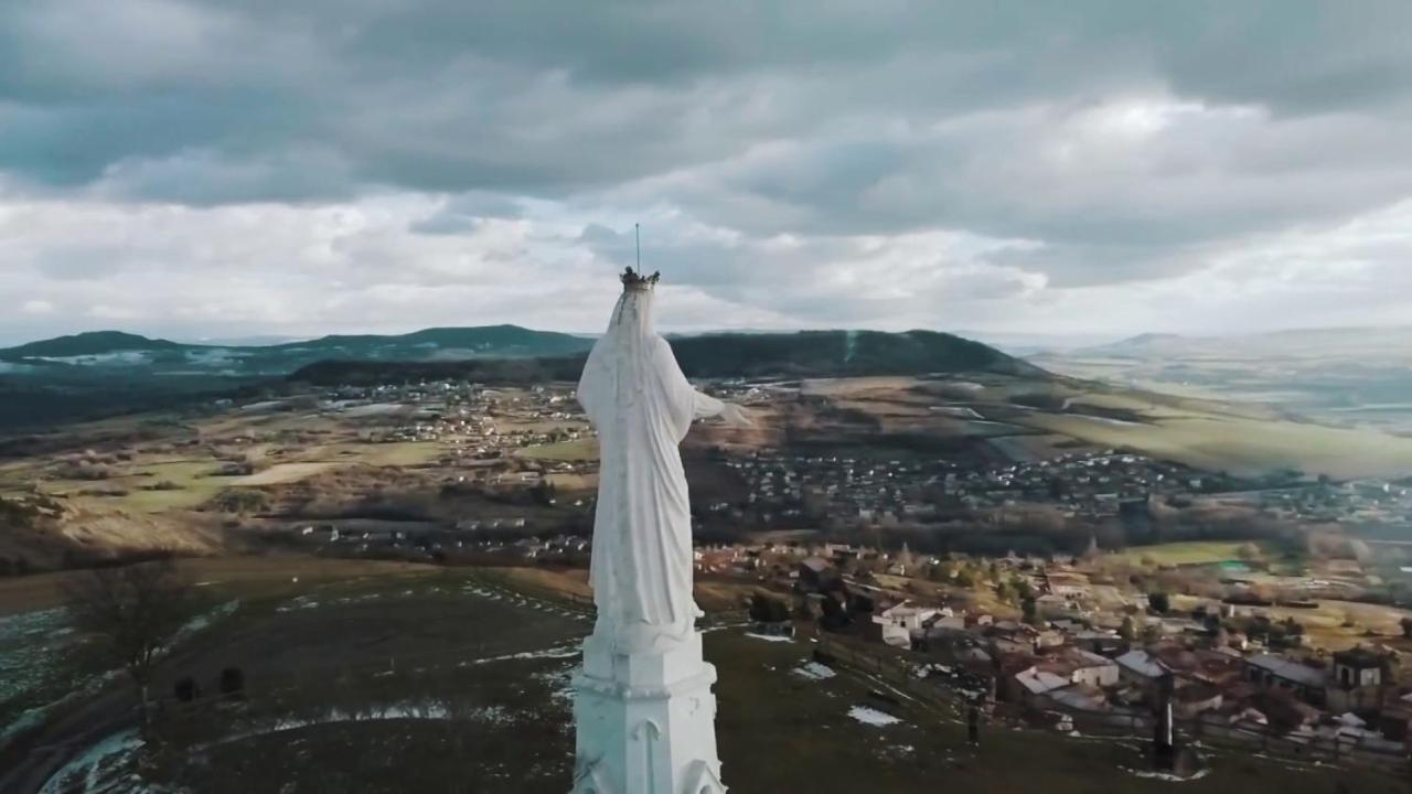 Nid Sous Le Volcan Saint-Sandoux Екстер'єр фото